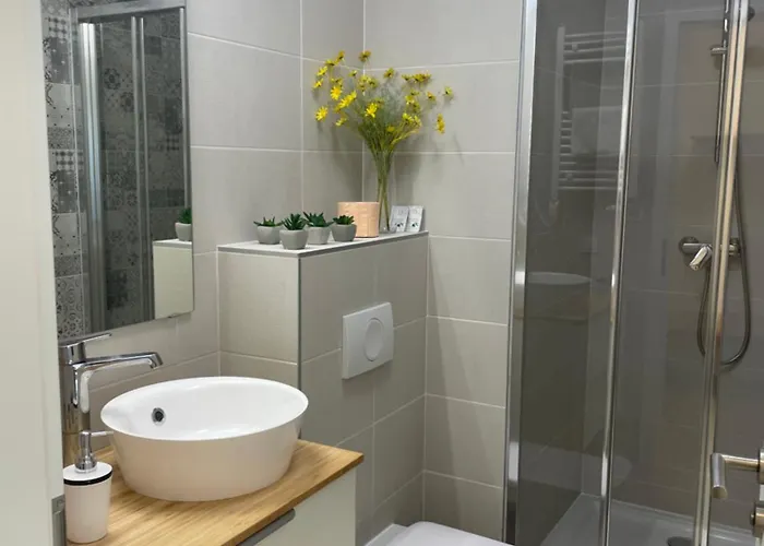 Downtown Family By Firsthost 3436a302 3*